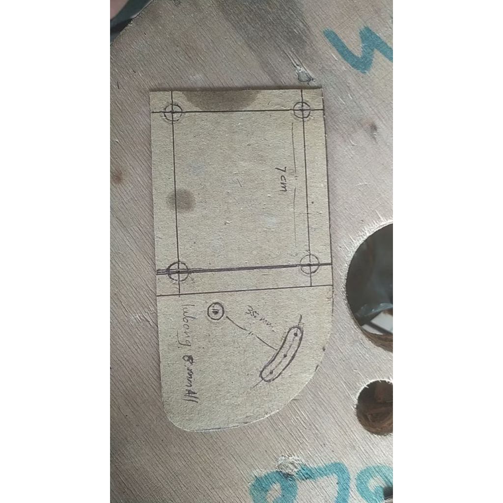 Plat besi 8mm ukuran custom sesuai gambar + lubang