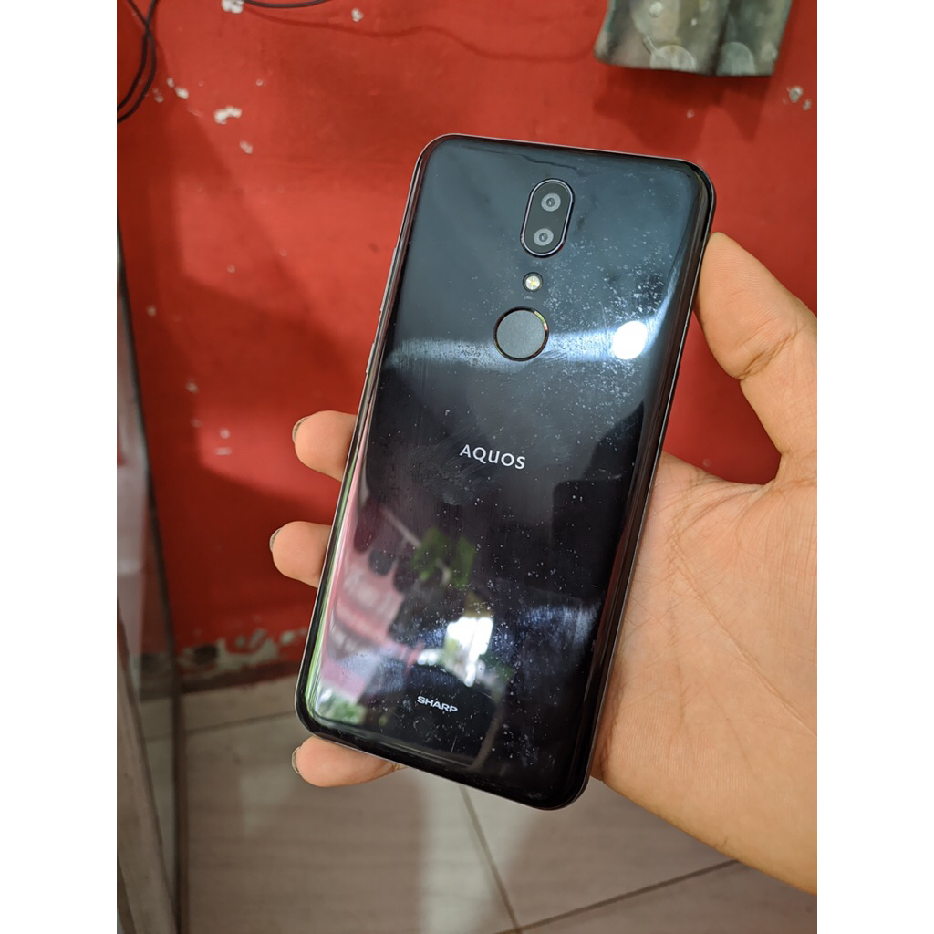 Sharp Aquos V 4/64 snapdragon 835