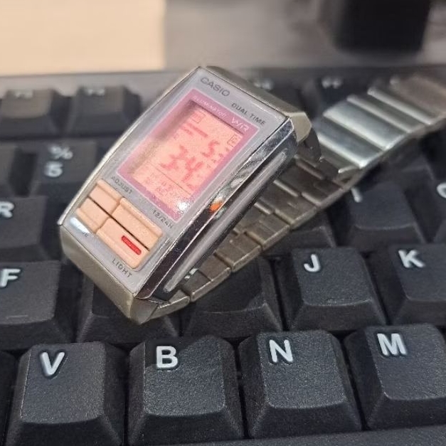 Jam tangan digital LA 201W