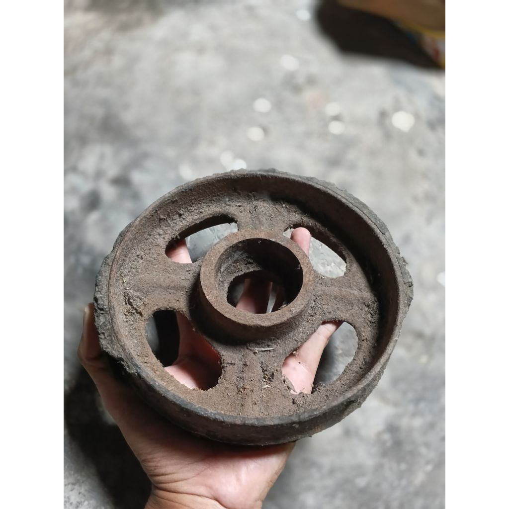 Roda besi cor gerobak kondisi bekas harga nego sepuasnya