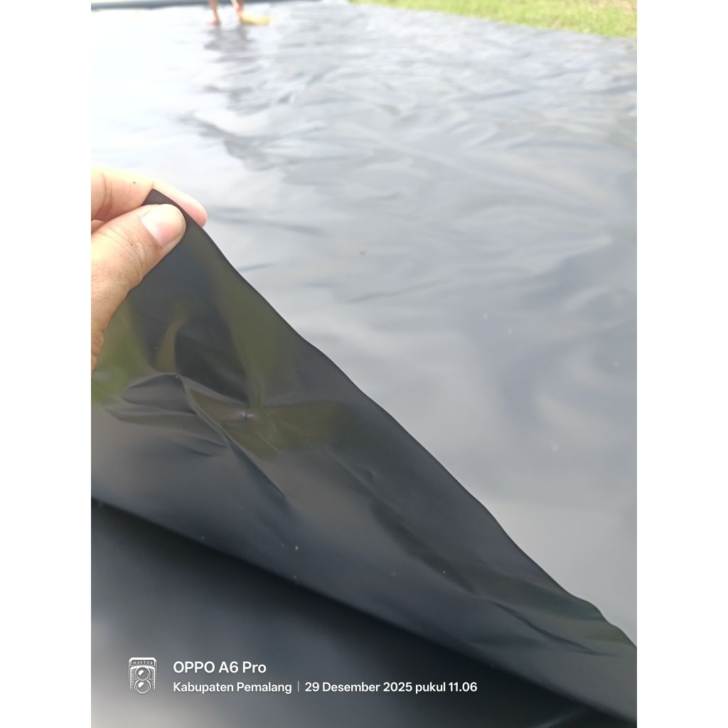 Plastik Geomembran HDPE Tebal 500 micron lebar 3 Meter