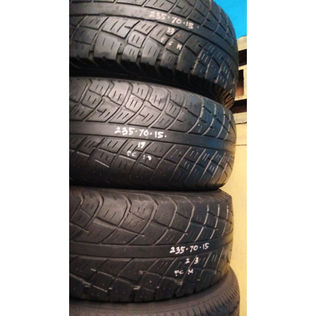 Ban second ukuran R15/235/70
