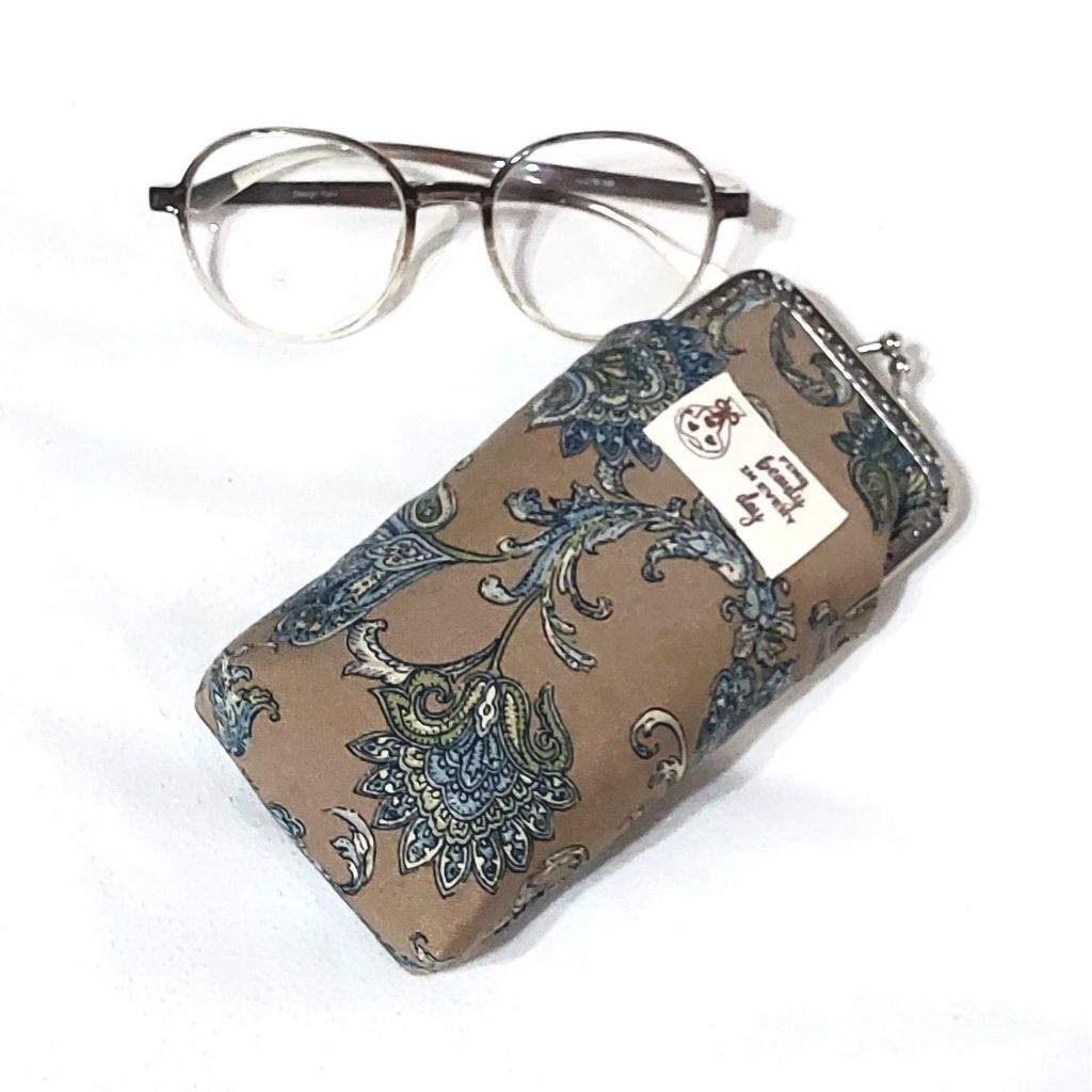 Dompet Kacamata/Dompet Behel/ Tempat kacamata