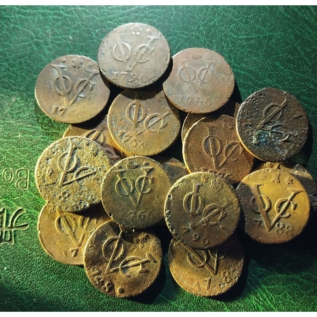 uang koin VOC bekas penemuan tahun rendem rata" masih terlihat Original