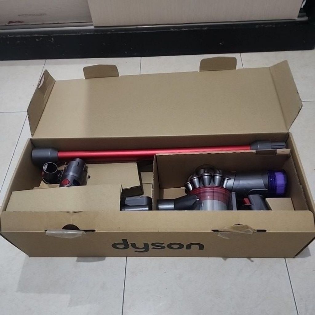 Dyson V8 Slim Cordless Stick Vacuum Cleaner - Ringan & Praktis