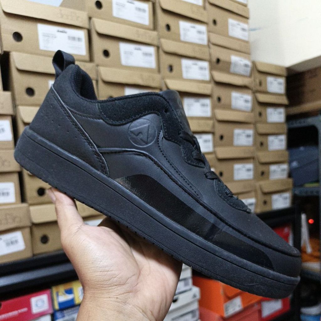 Sepatu Sneakers Airwalk Darte Full Black Original Resmi Sport Station