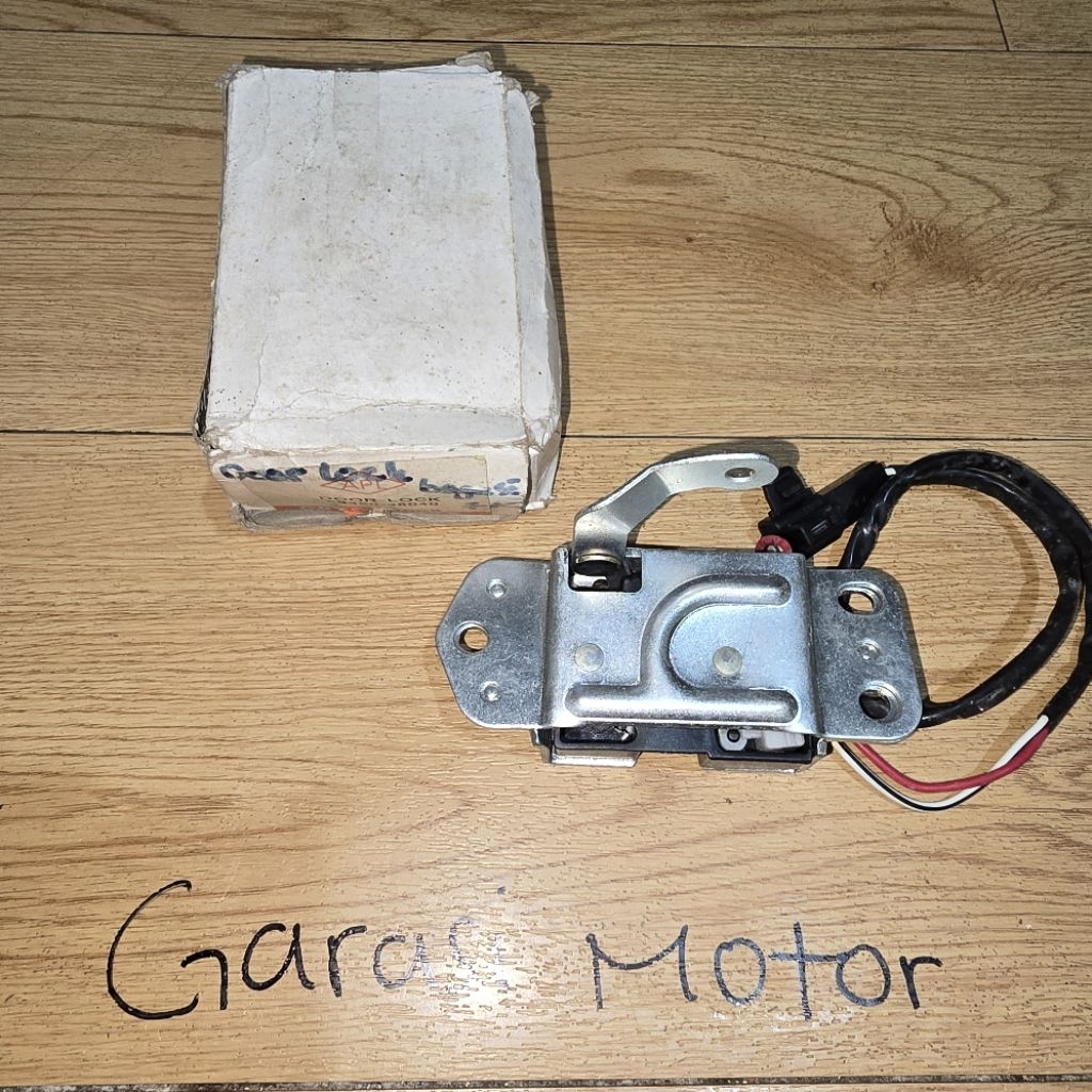 DOOR LOCK BAGASI TOYOTA KIJANG KAPSUL 7K LGX KRISTA 69350-38040