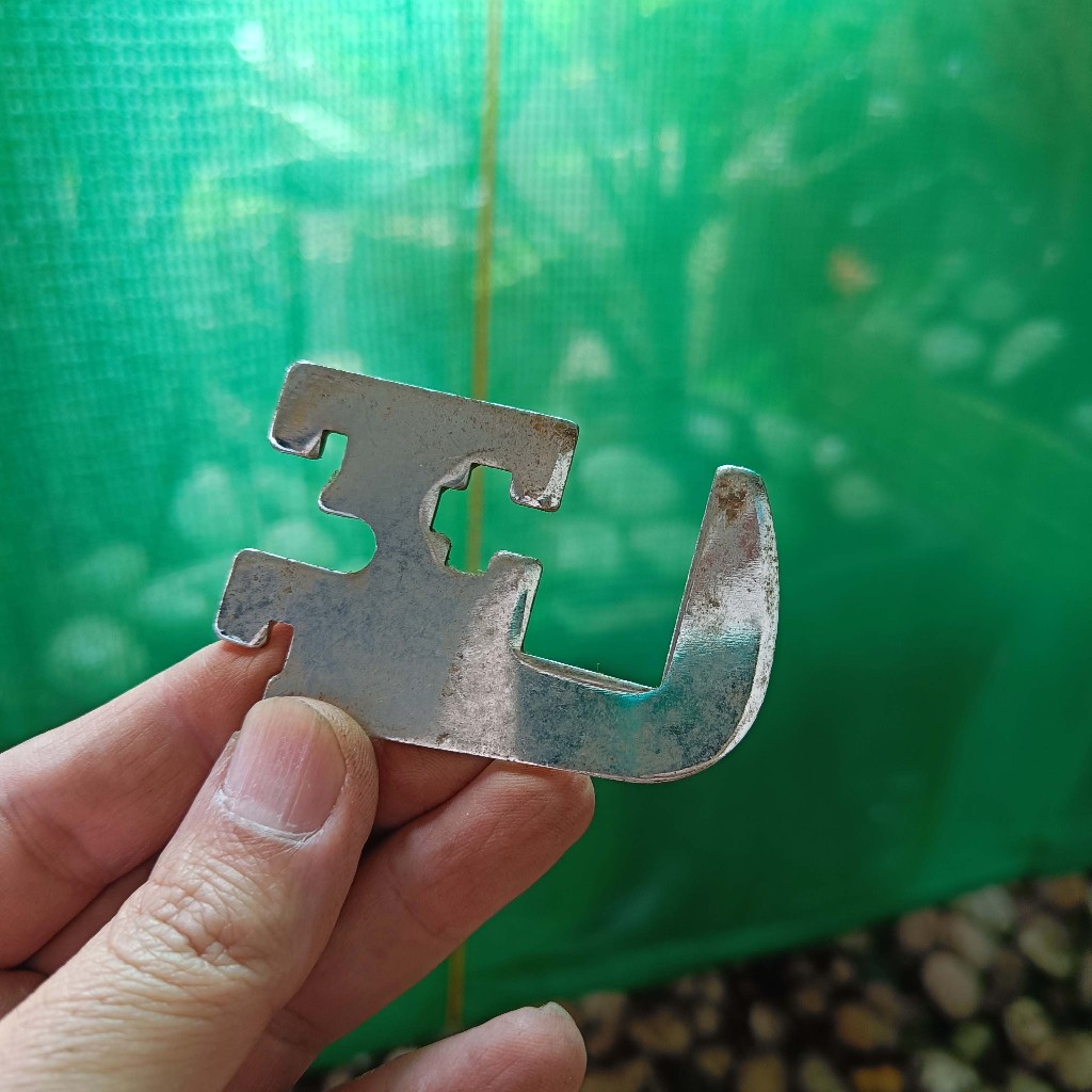 Bracket Pipa Kotak, Daun Braket Perlengkapan Toko Bekas