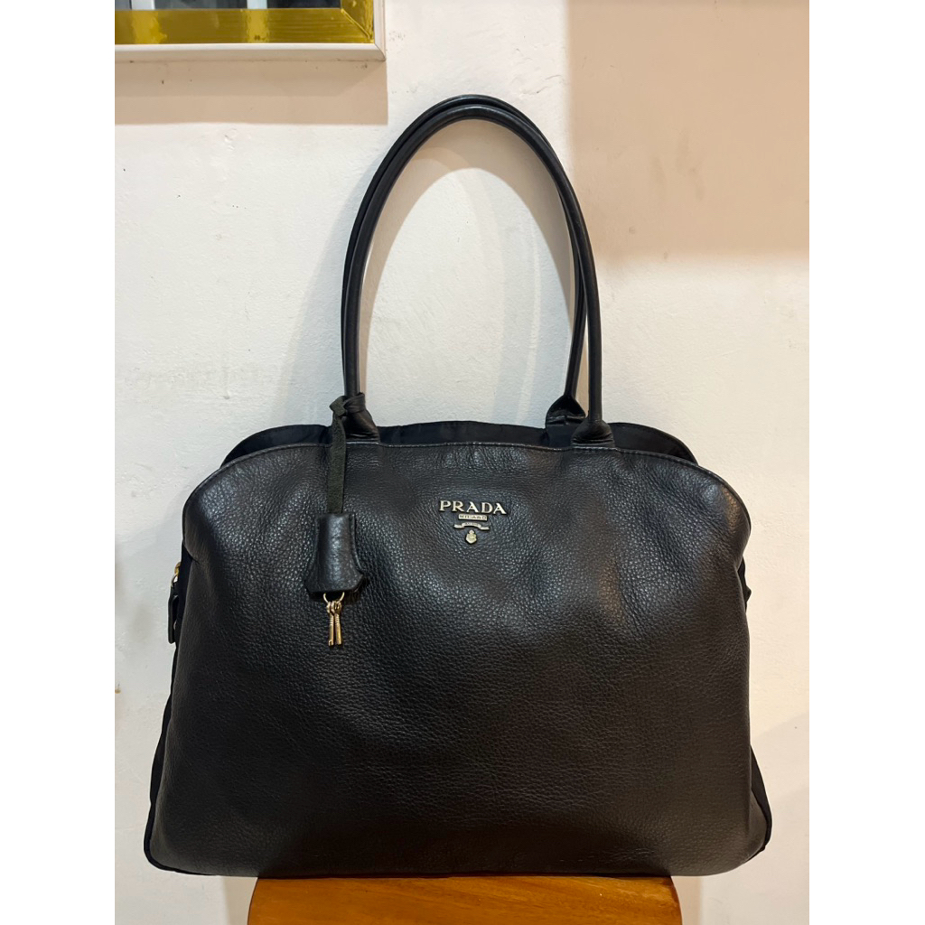 Prada totebag shoulder bag
