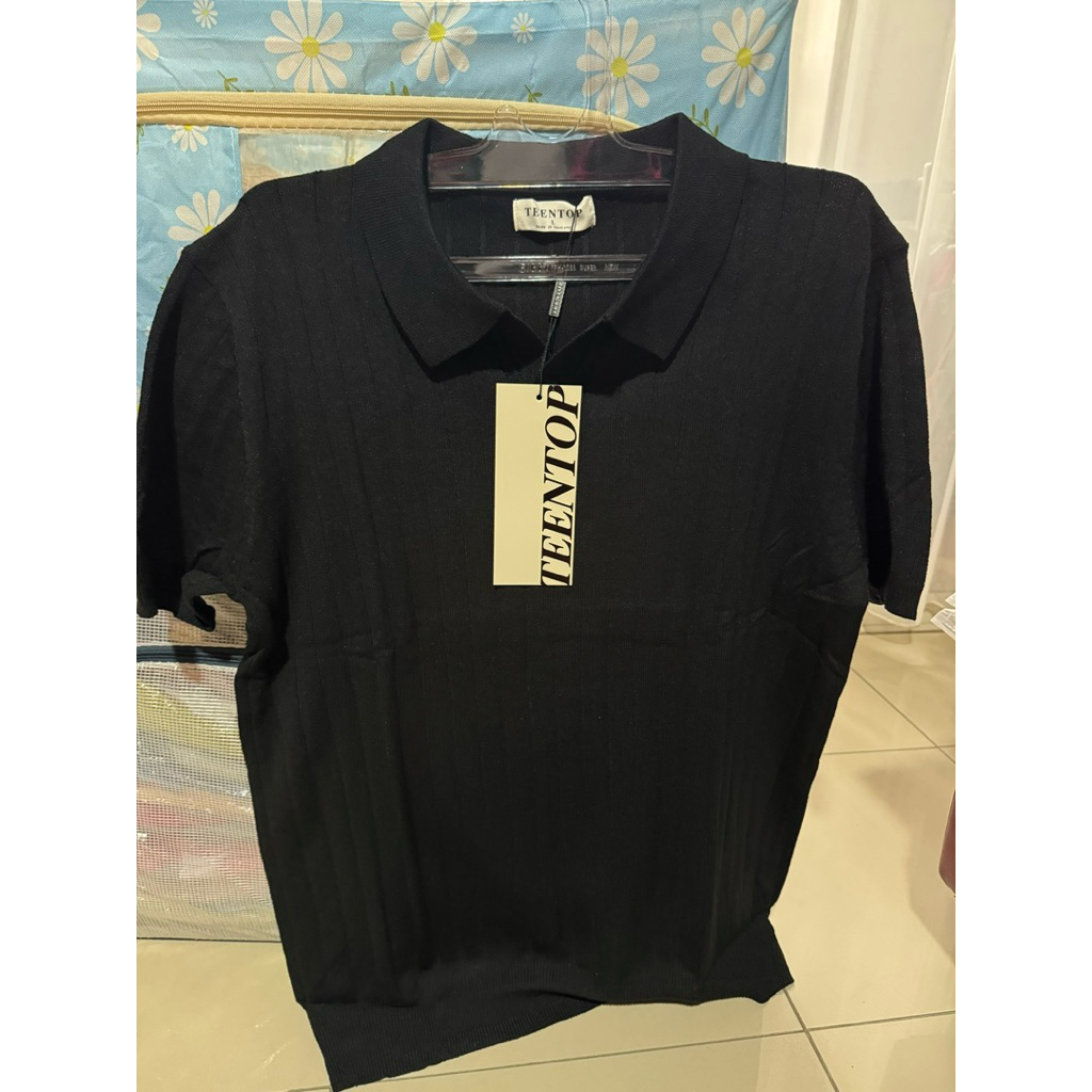 Kaos berkerah pria premium Bangkok (BKK) brand Teen Top / Teentop, bahan rajut, warna hitam