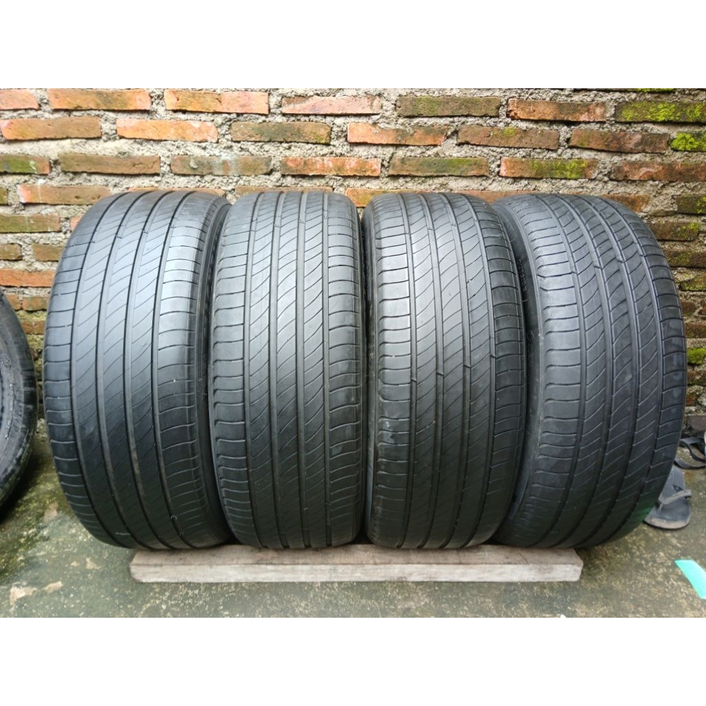 Ban Michelin 235/55 R19