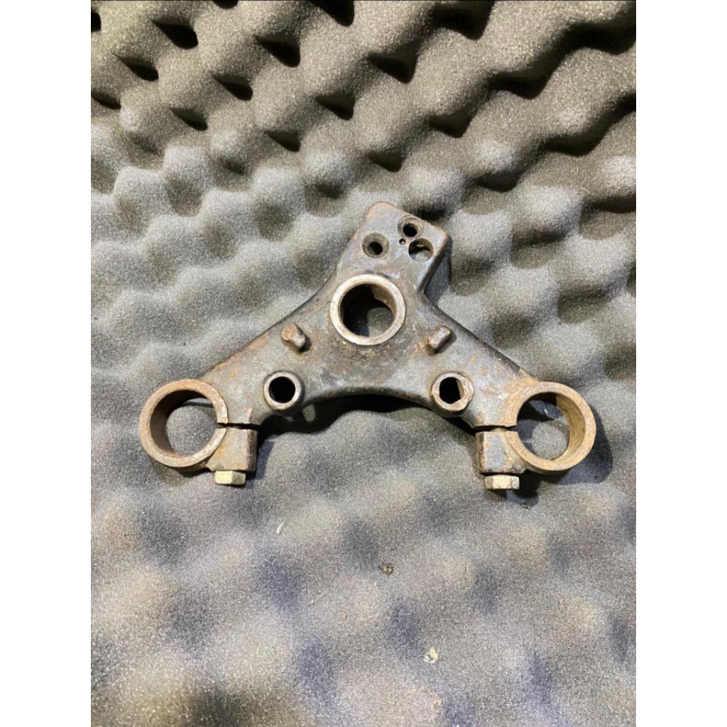 Segitiga Bawah GL100 ORIGINAL Copotan