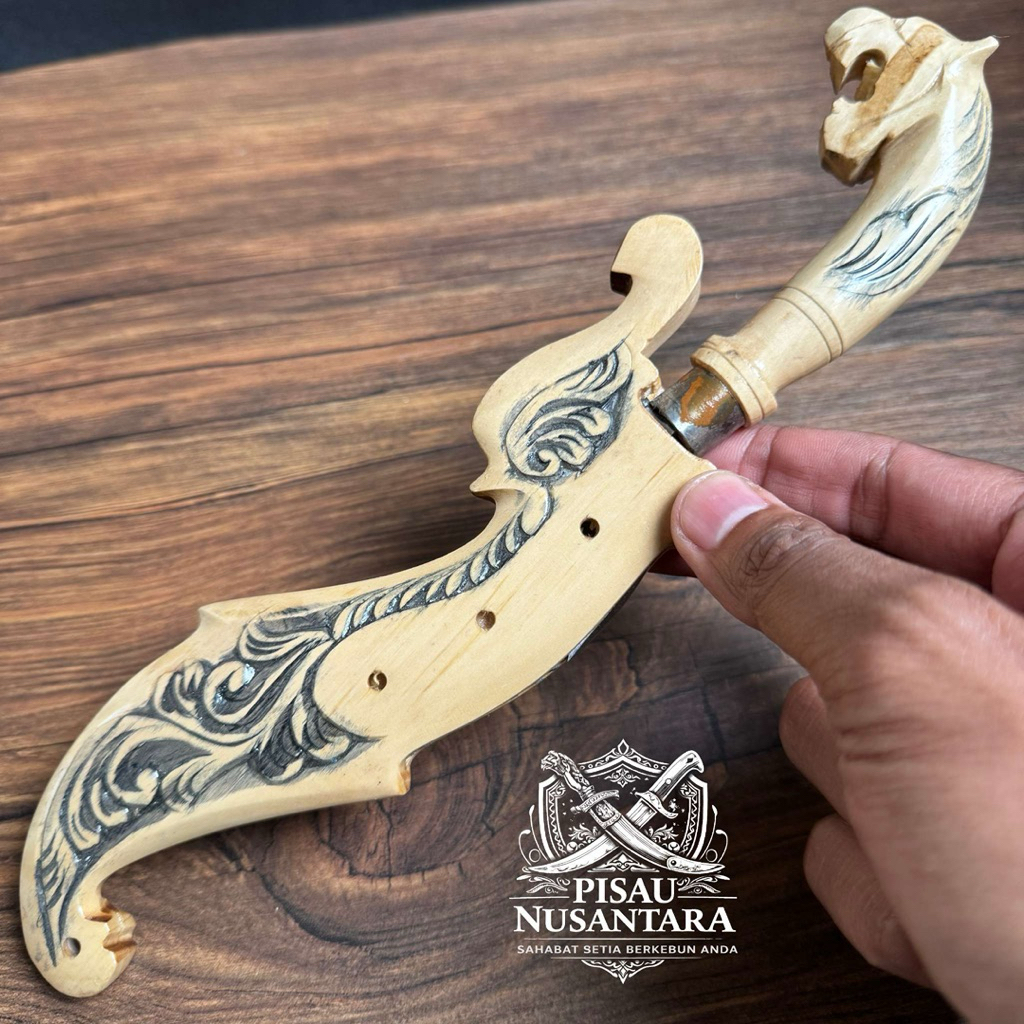 Kujang Baja Asli Kujang Hiasan full ukiran bilah tebal gaya klasik