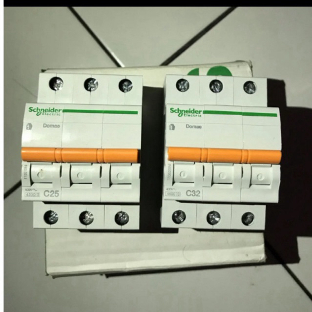 MCB SCHNEIDER 3phase 25A/32A/40A