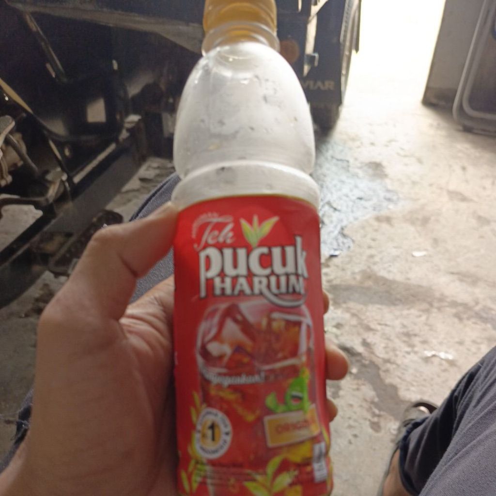 Teh Pucuk Harum Botol 1 Liter - Rasa Alami, Kemasan Praktis, Ekstra Hemat