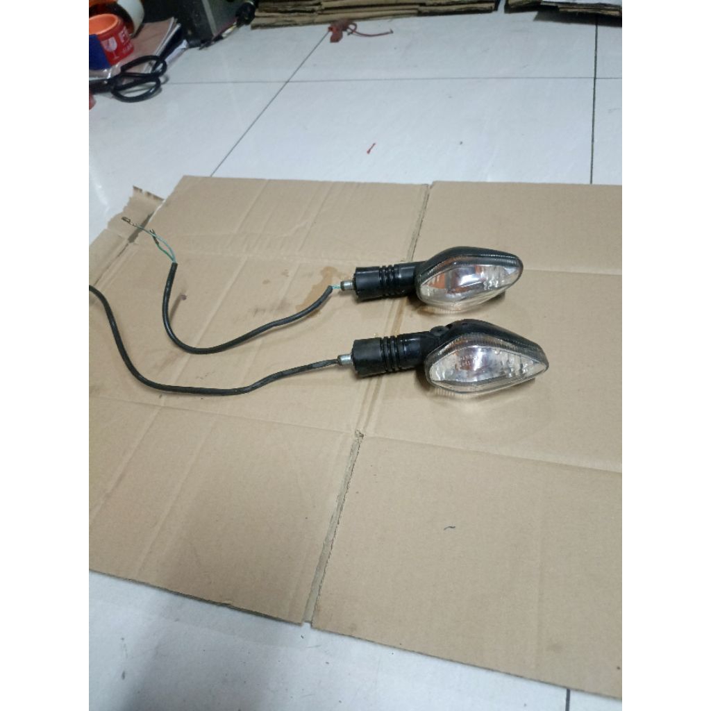LAMPU SEN  CB 150 VERZA MP MONO ORIJINAL