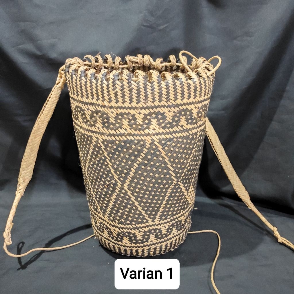 Tas anjat rotan dayak kalimantan