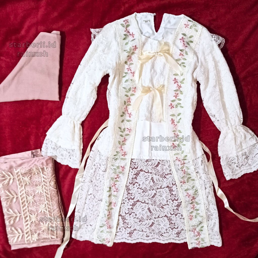 Preloved 1 Set Kebaya Wisuda Beachylooks, Rok Lilit Zanir.id, Rosegold & Broken White