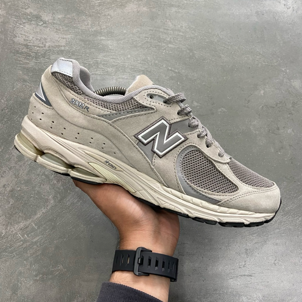 [Size 44.5] New Balance 2002R Marblehead Grey (ML2002RC). Harga Barunya 2.6 sampai 3 Juta Rupiah