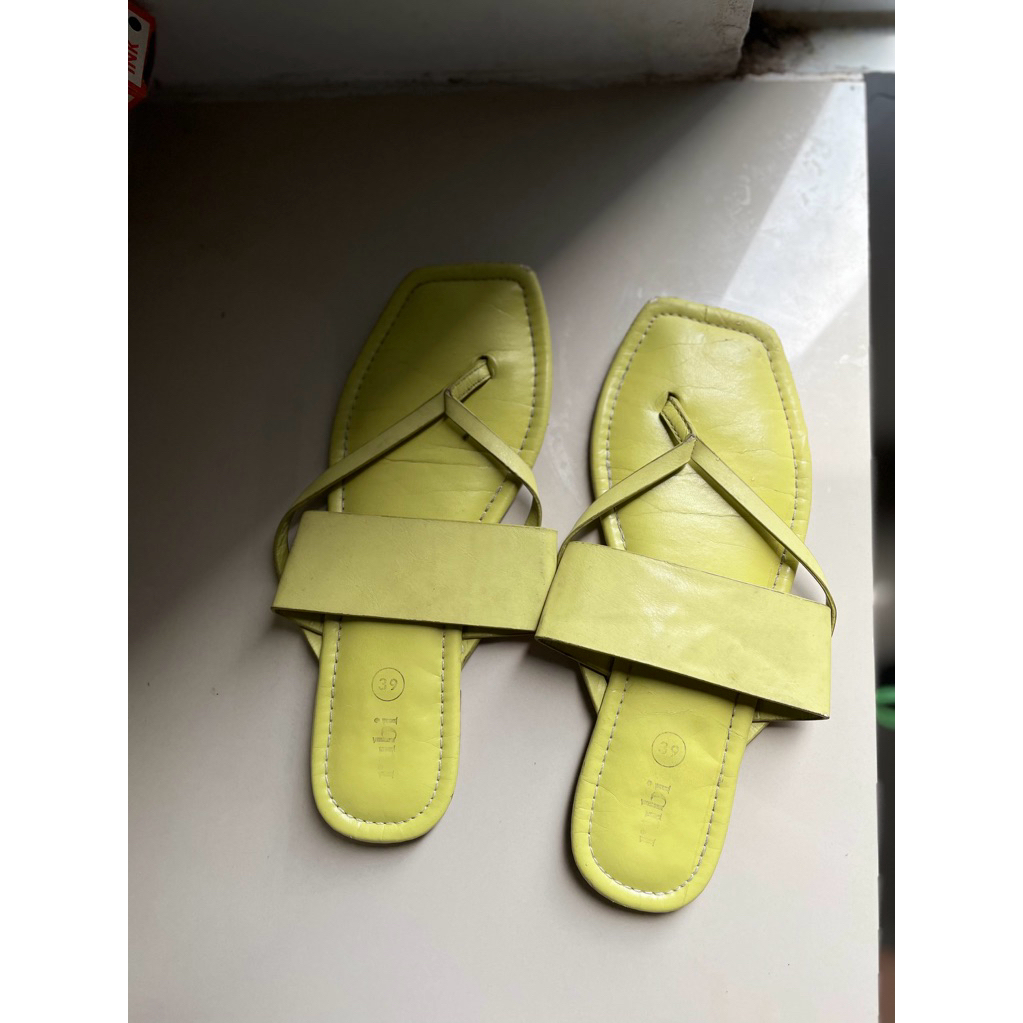 PRELOVED Sandal Rubi hijau neon