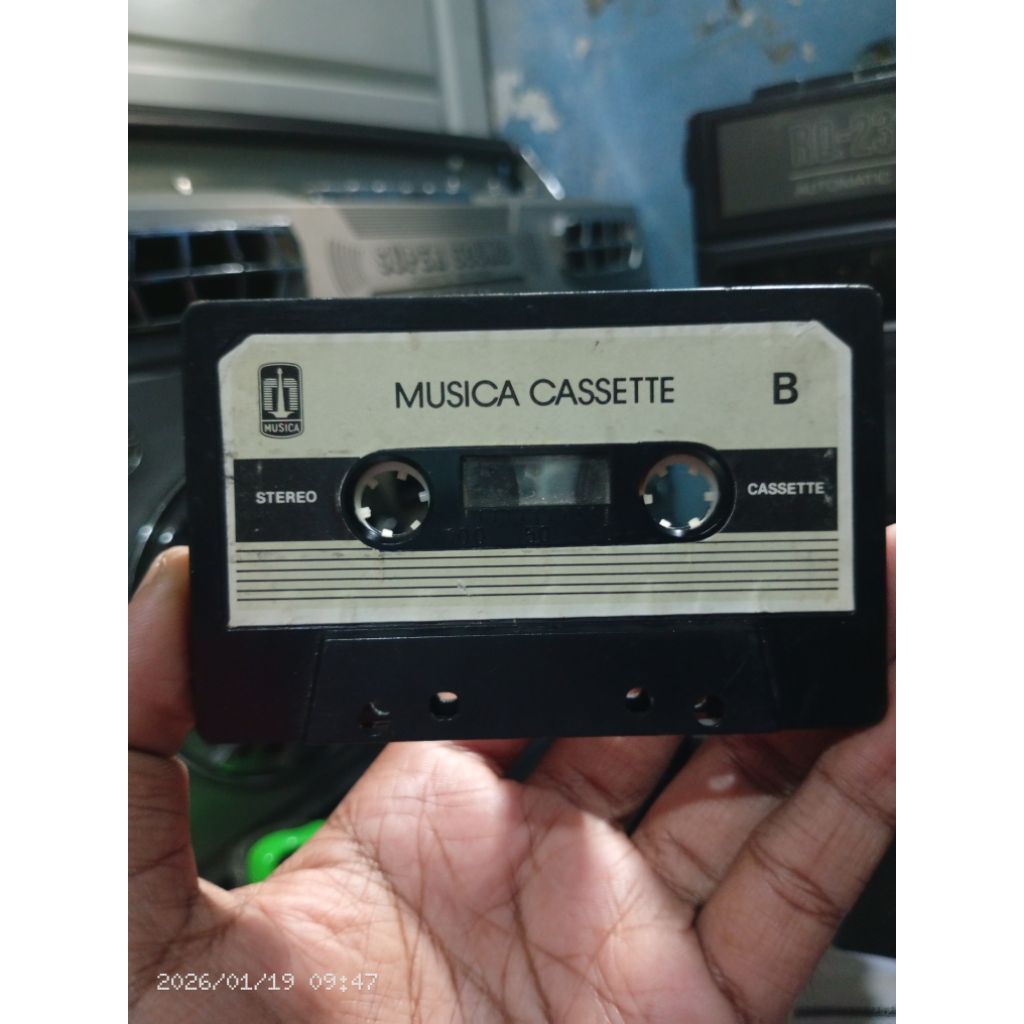 Kaset Pita Chrisye Titian Karir tanpa Cover