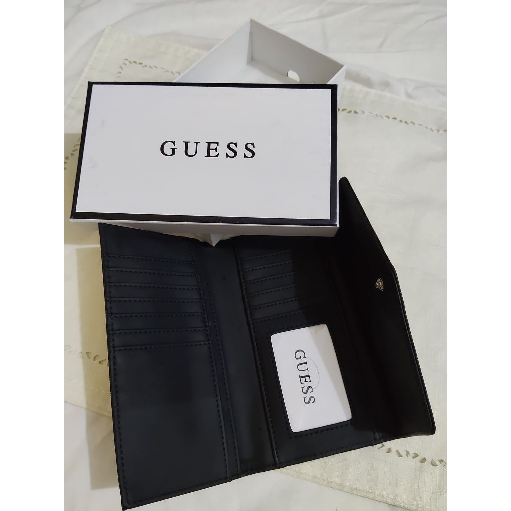 Dompet panjang Guess