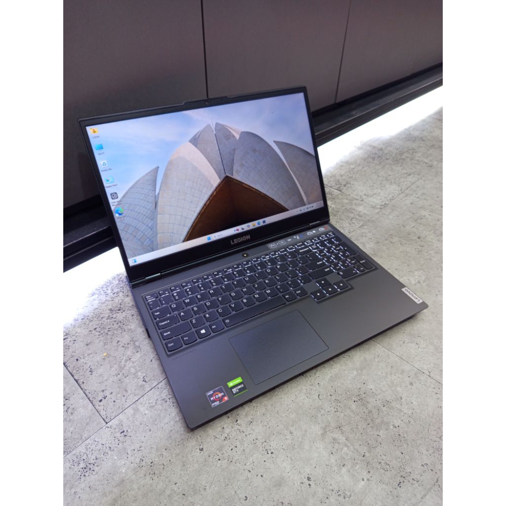 lenovo legion 5 15ArH- ryzen 5-4600H-ram 8gb-ssd 512gb-Gtx 1650 4Gb