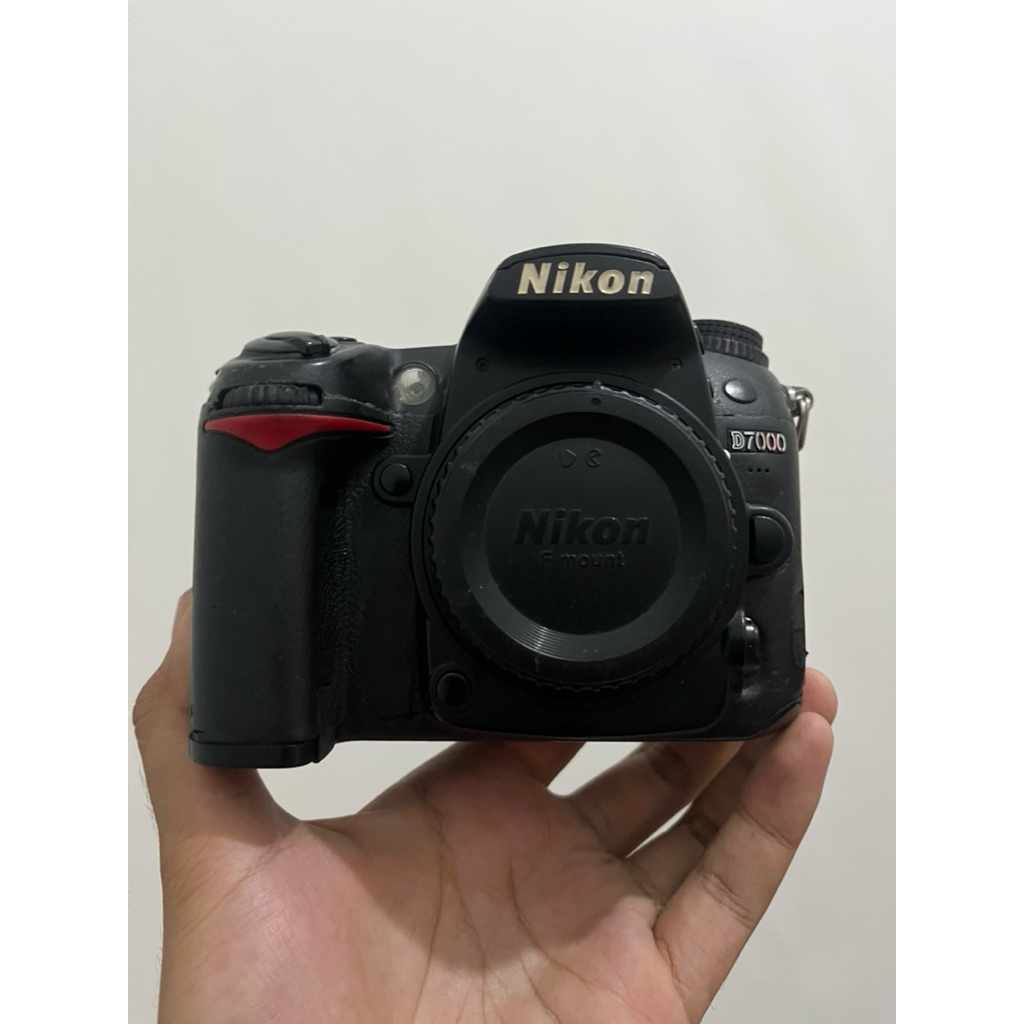 NIKON D7000 BODY ONLY