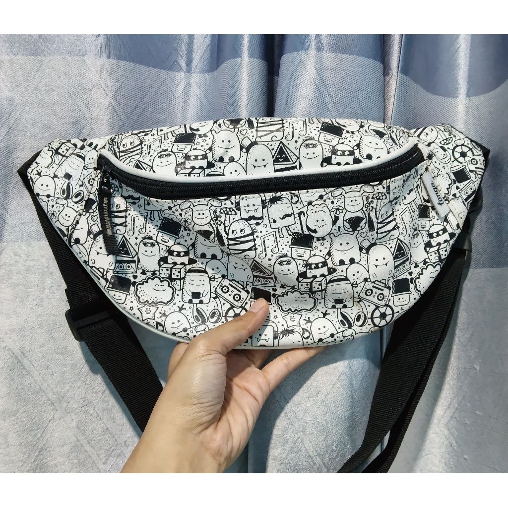 Preloved Hana Waist Bag Karakter / Tonga Bag