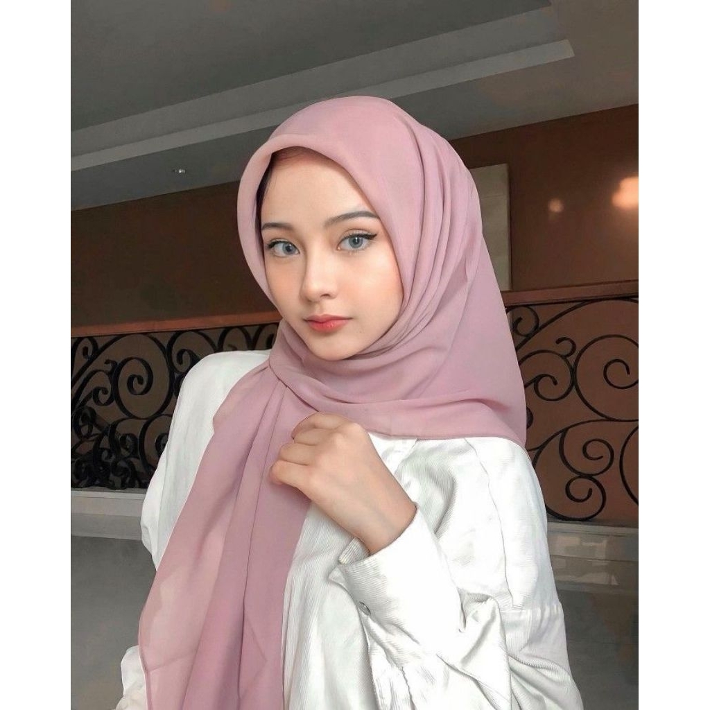 Hijab segiempat Paris jadul warna dusty pink/Jilbab segiempat Paris jadul warna dusty pink