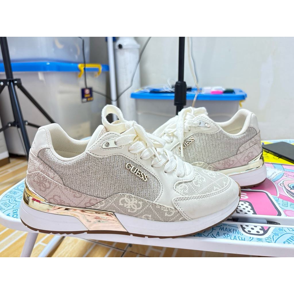 sepatu wanita guess no 38 preloved