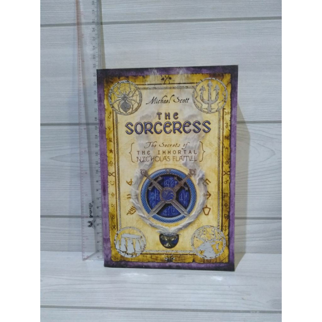The Sorceress By Michael Scott