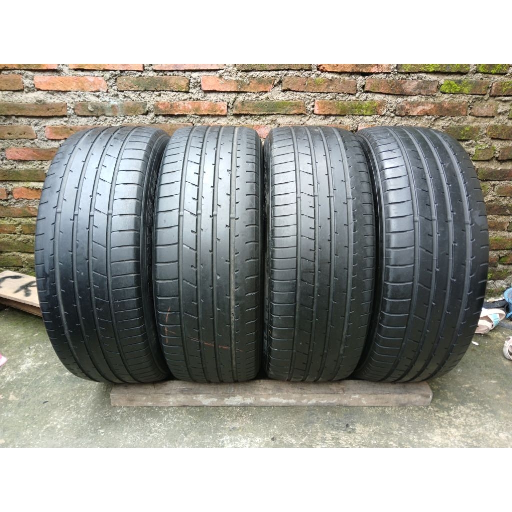 Ban Toyo 225/55 R19