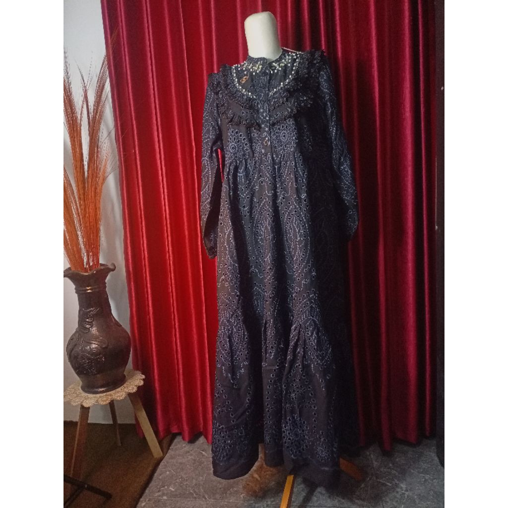 Katbol Abiyani hitam