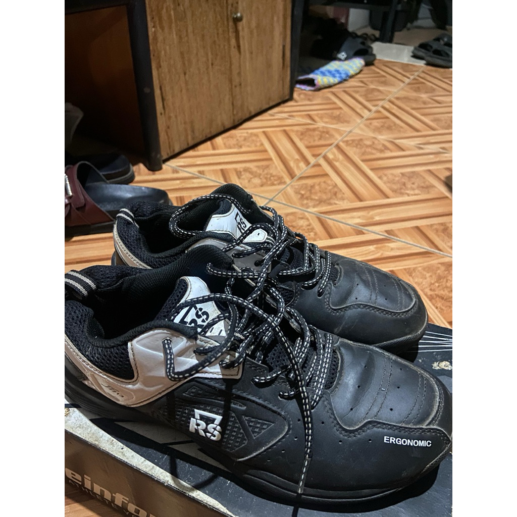 Sepatu Badminton RS REINFORCE SPEED JF 712