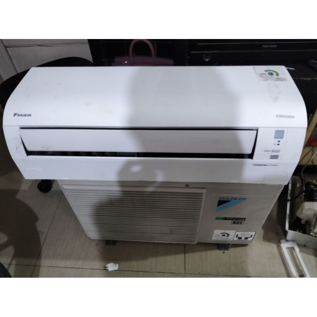 AC SECOND ORIGINAL DAIKIN INVERTER 1/2PK