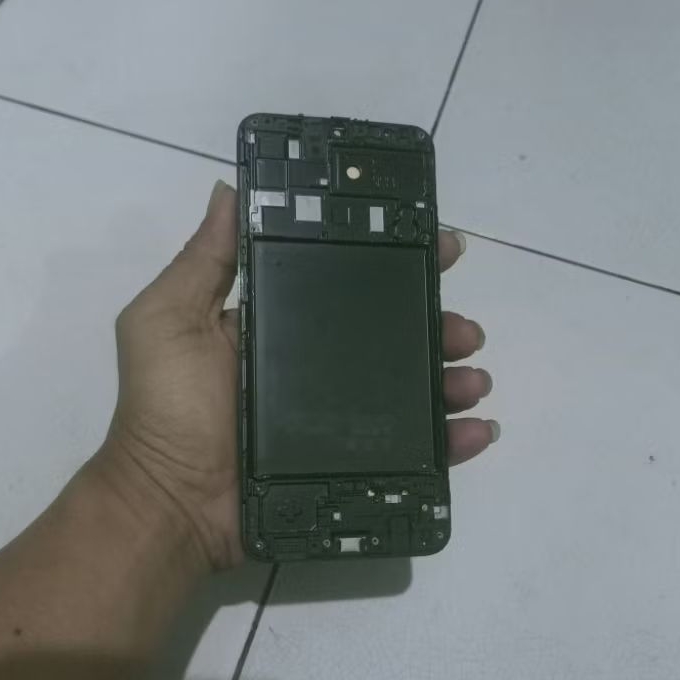 Freme Tatakan Lcd Samsung A20 Bekas