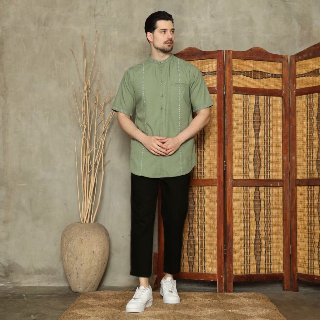 Baju Koko Fatih. Baju Koko pria Lengan Pendek List Body Hijau