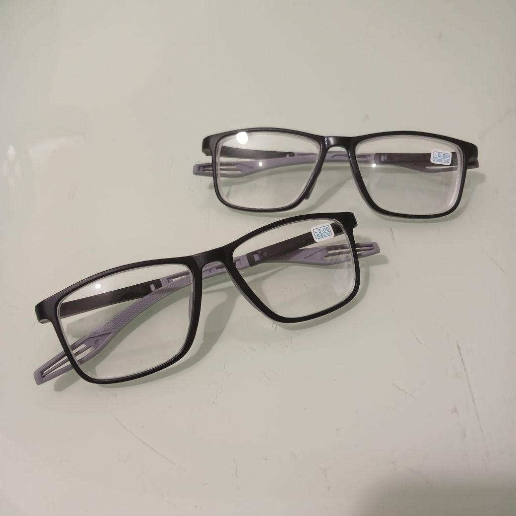 Kacamata Minus / Kacamata Rabun Jauh
