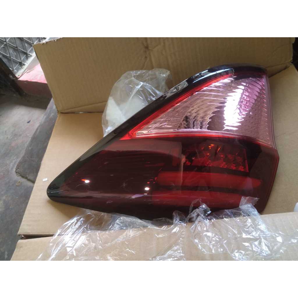 LAMPU STOP LHKIRI 33552T7AJ31 AKSESORIS HRV 2018 - 2021