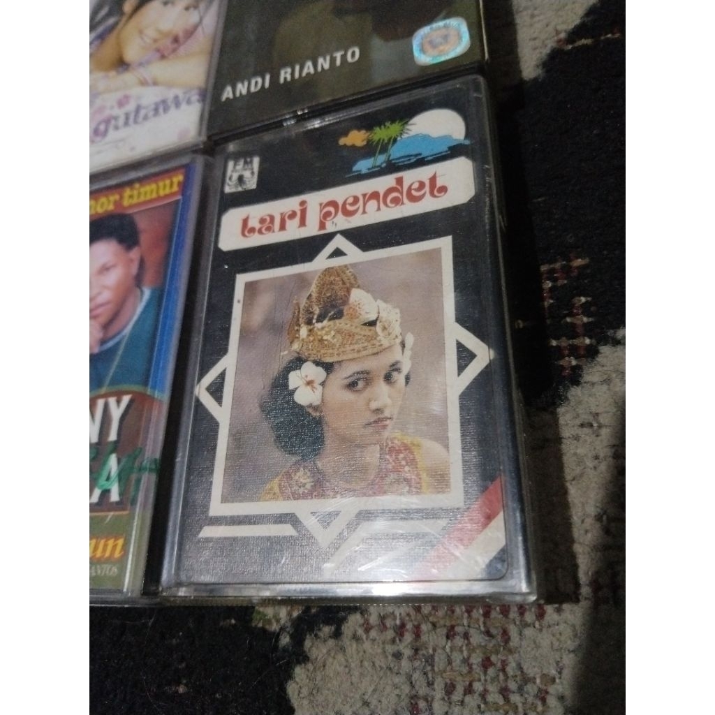 kaset pita tari pendet