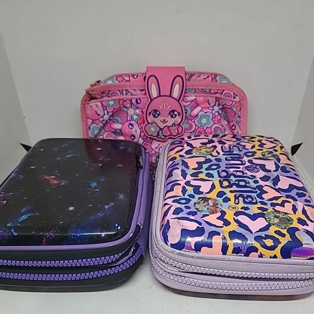 KOTAK PENSIL / DOMPET / TAS SMIGGLE PRELOVED