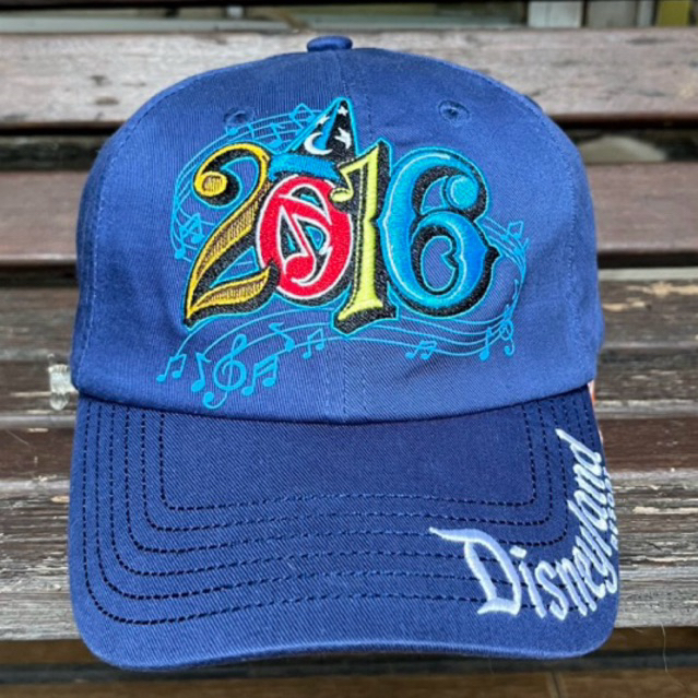 Topi Disneyland Second Like New Original