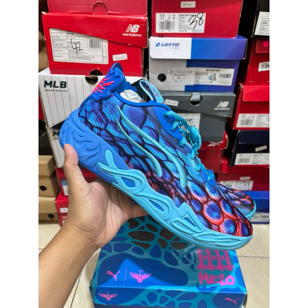 Sepatu Puma MB.04 Lo Alien Skins Ultra Blue Luminous Pink Size 42.5
