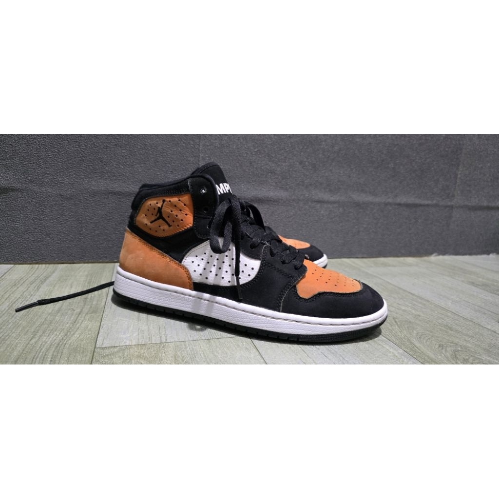 Air Jordan 1 Mid Bekas pakai