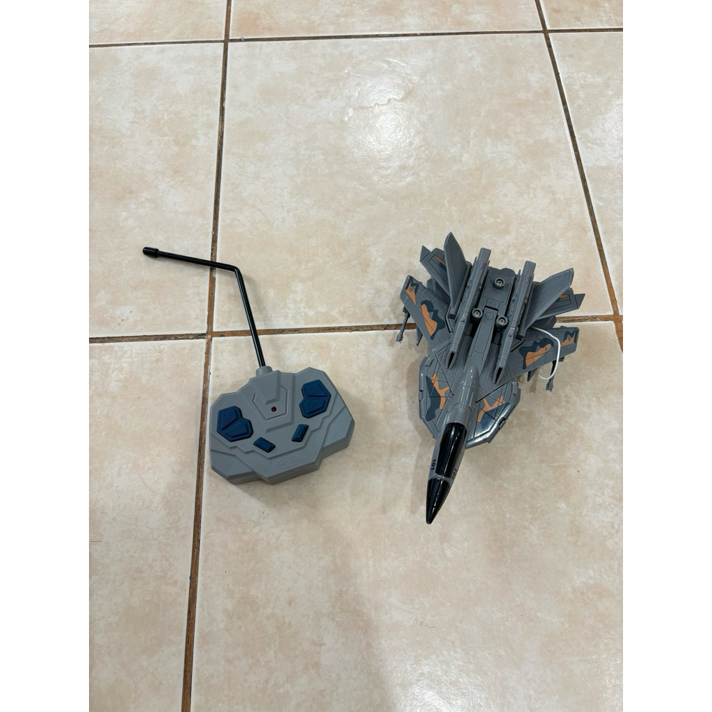 mainan mobil robot pesawat remot control preloved