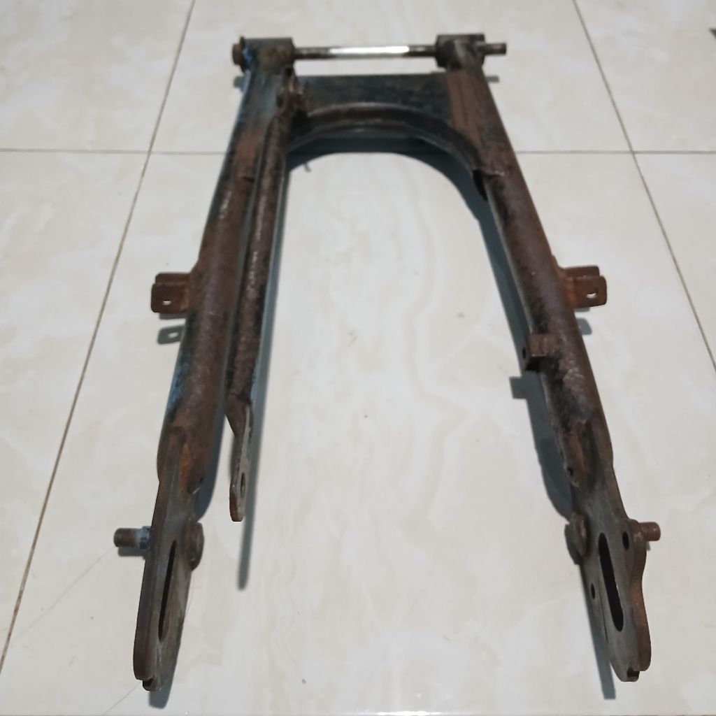 SWING ARM arem SUZUKI GP100 GP125 TRS katana Original swing arm SUZUKI GP 100 Original Second