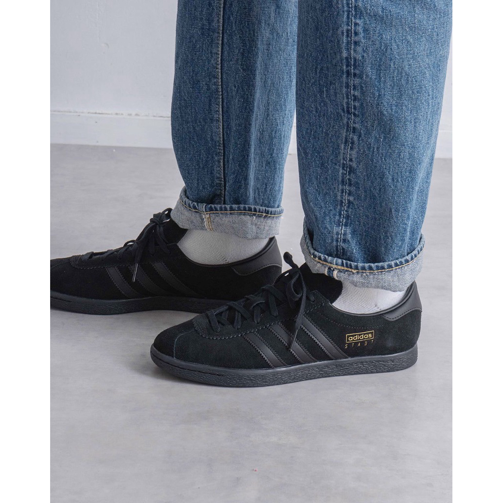 Sepatu Adidas STADT