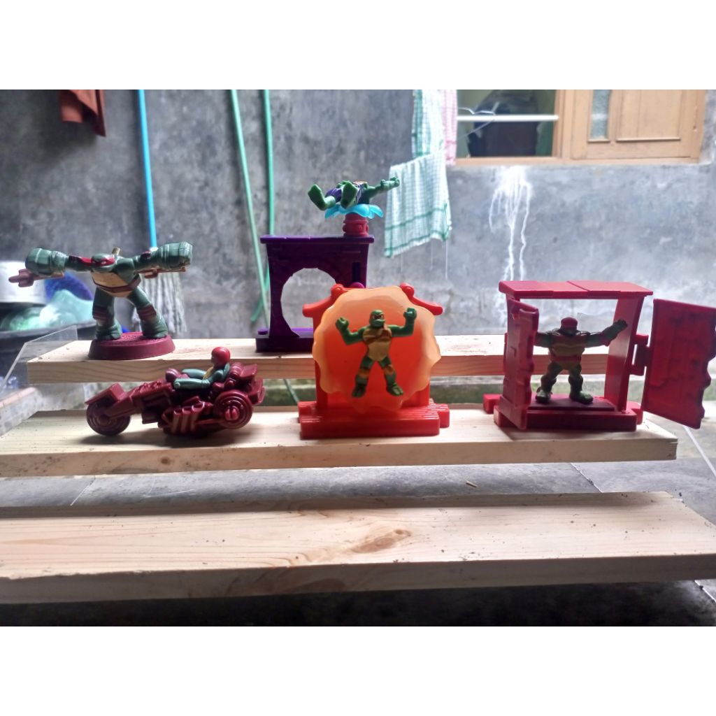 mainan McD ninja turtle