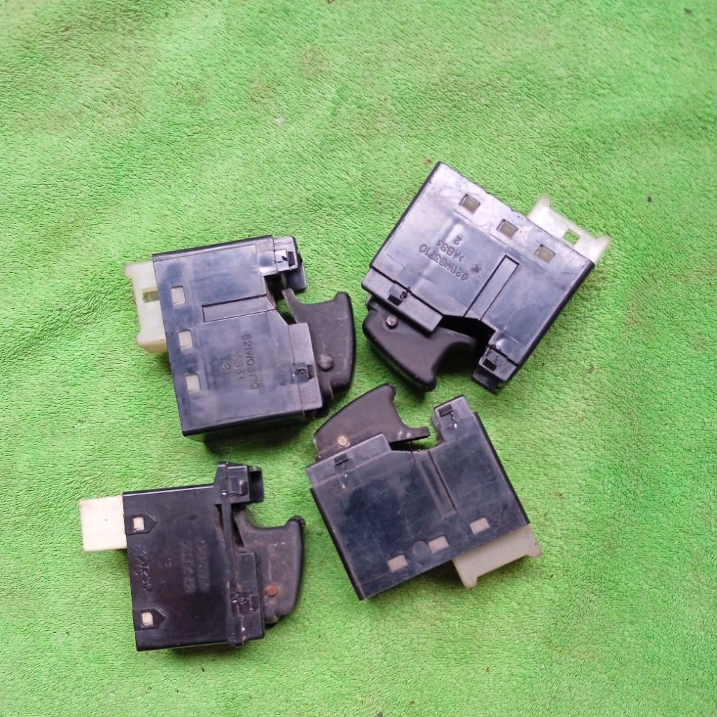 Tombol Power Window Splash